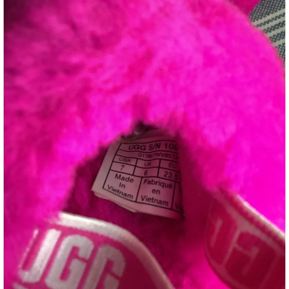 Ugg Fluff Yeah slides shoe
